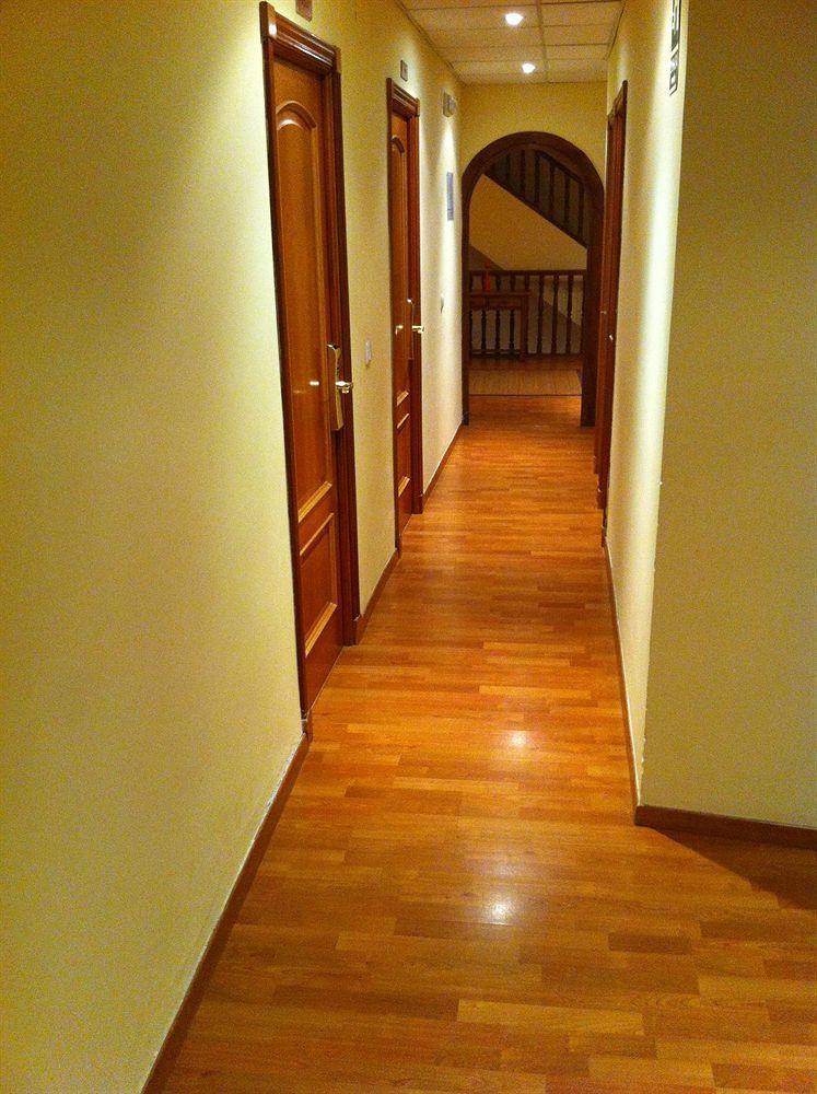 La Curva Hotel *
