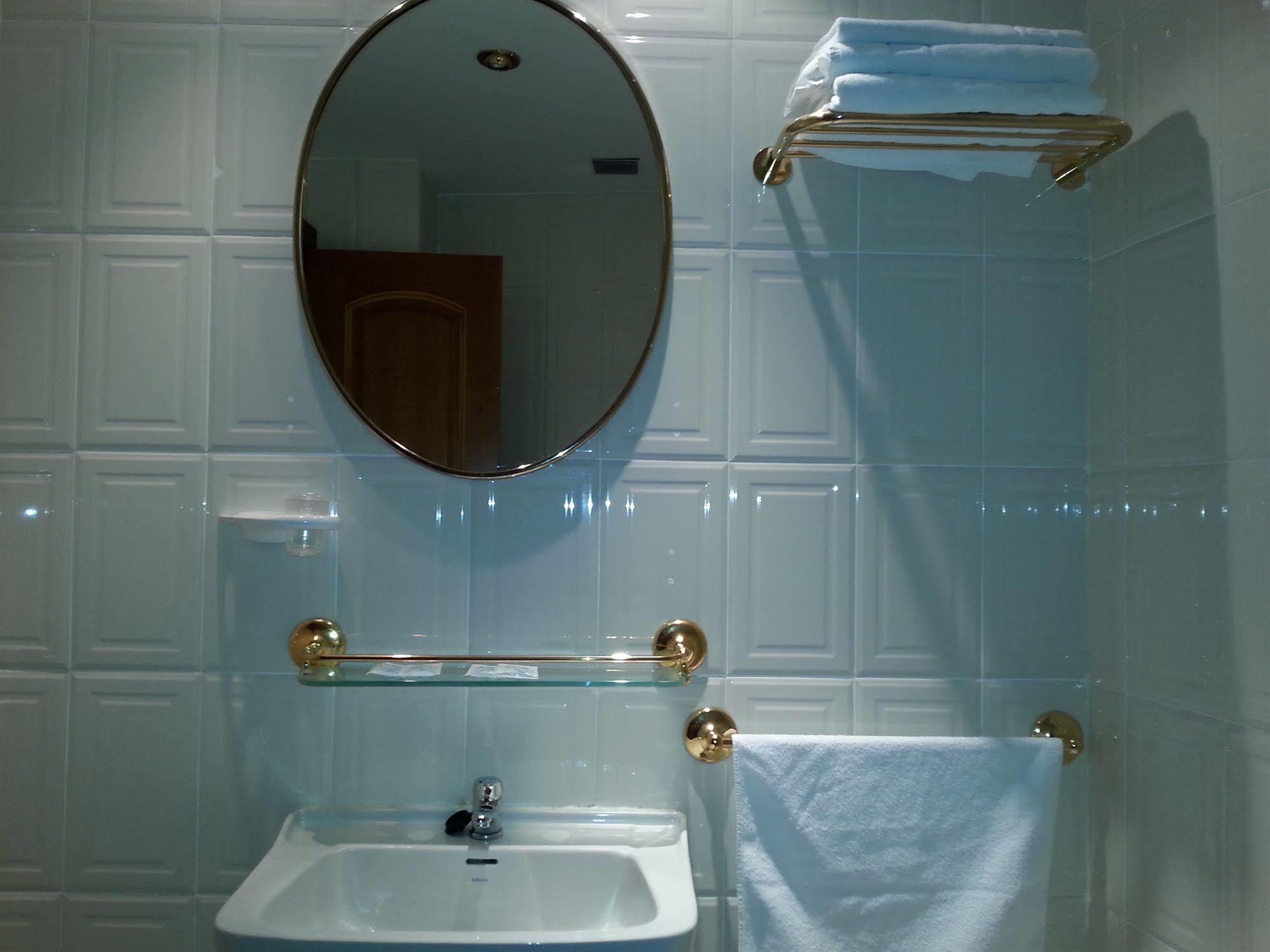 La Curva Hotel *